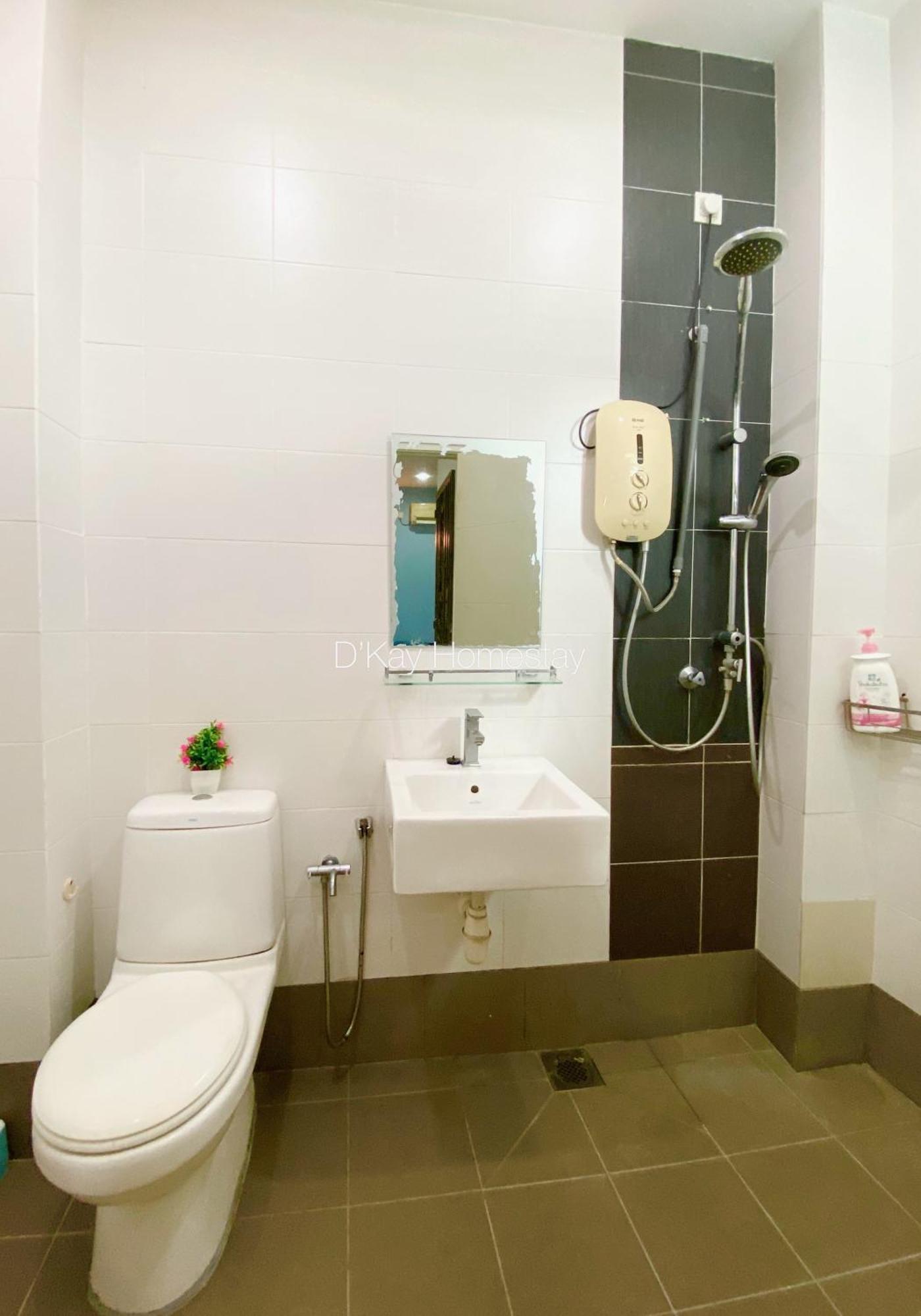 4 Bedrooms Homestay, Fully Aircond In Sendayan By D'Kay Homes I 10-15 Pax Seremban Esterno foto