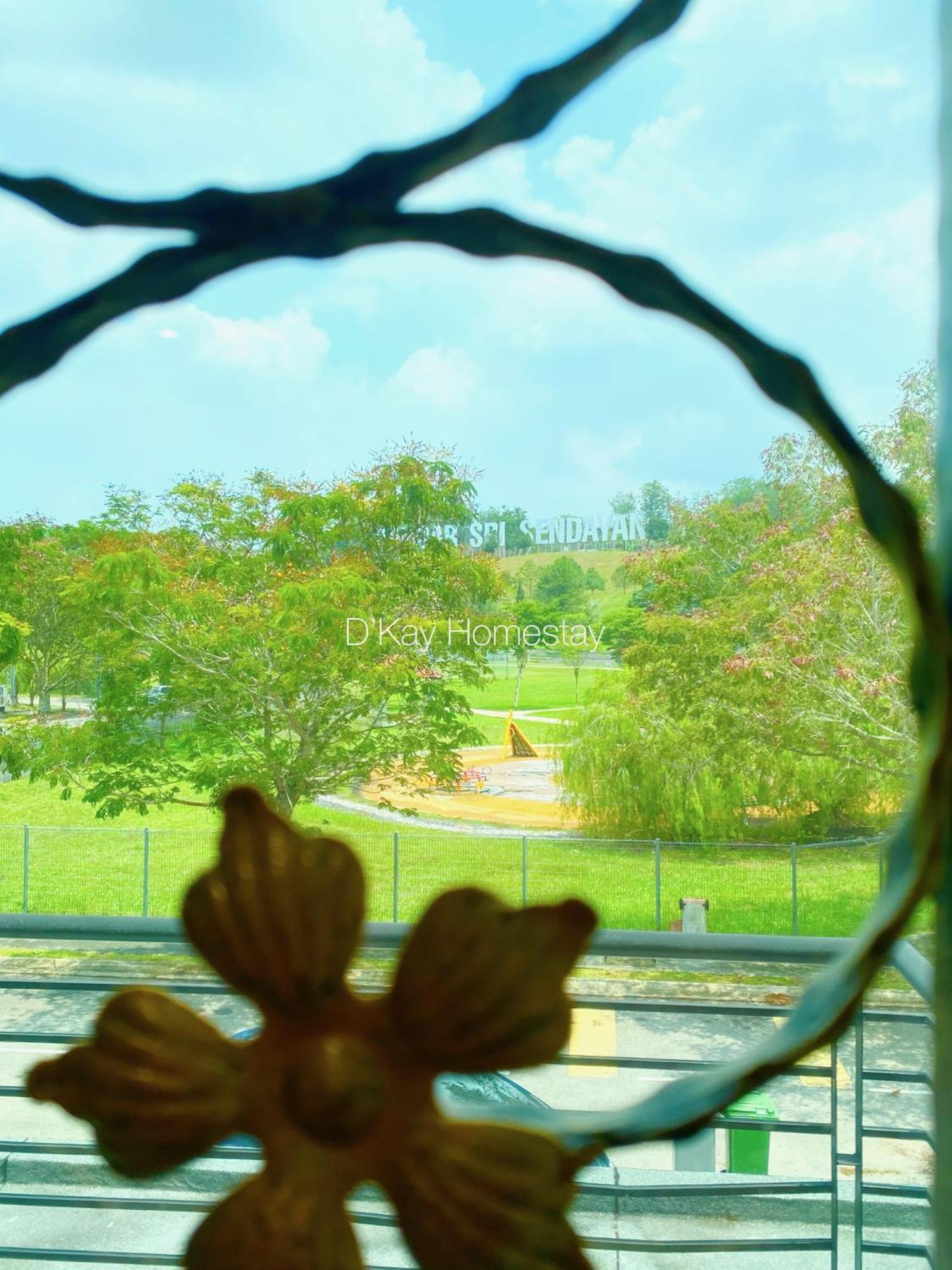 4 Bedrooms Homestay, Fully Aircond In Sendayan By D'Kay Homes I 10-15 Pax Seremban Esterno foto