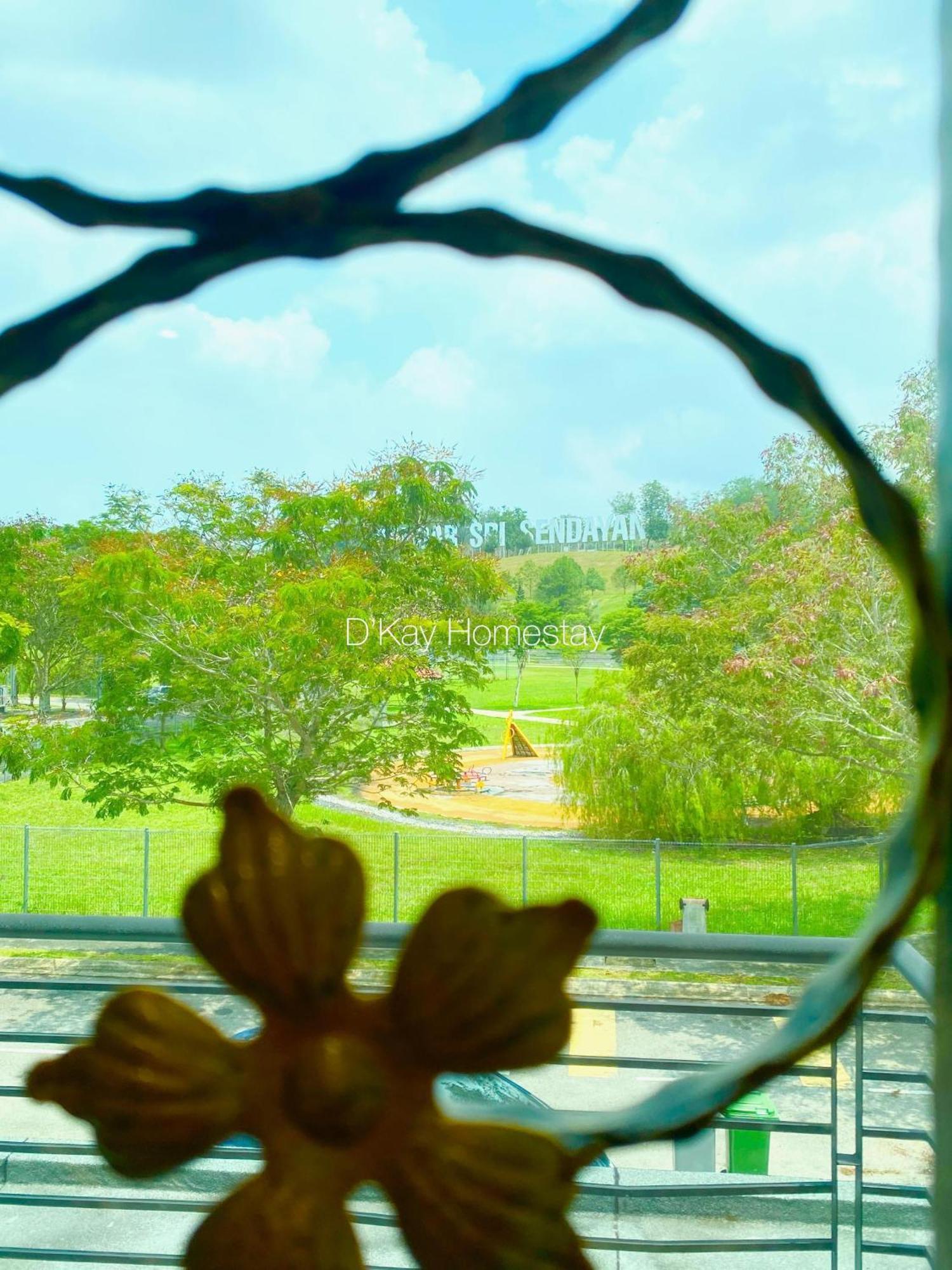 4 Bedrooms Homestay, Fully Aircond In Sendayan By D'Kay Homes I 10-15 Pax Seremban Esterno foto